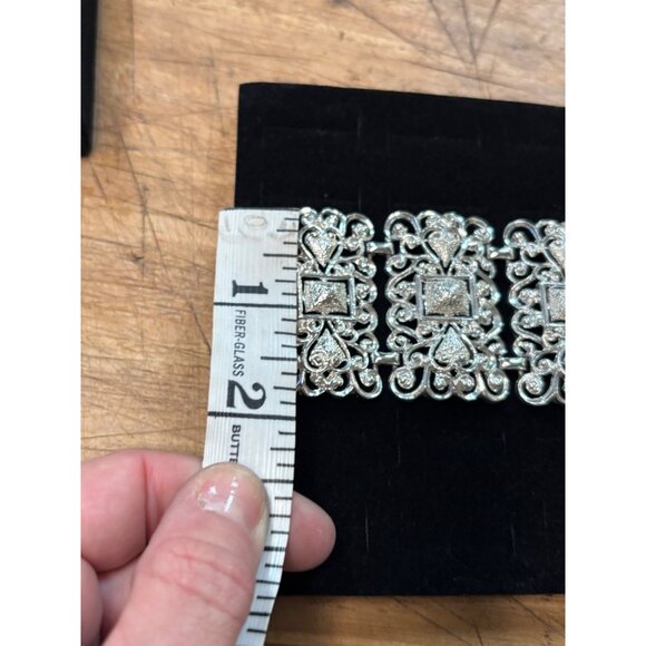 Vintage-Inspired (Sarah Coventry?) Silver Tone Filigree Cuff Bracelet With Rhine - Picture 7 of 10